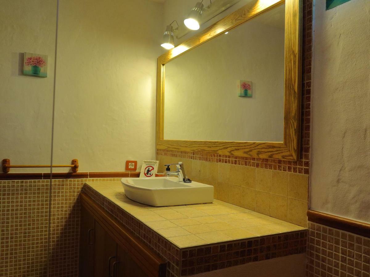 Hostal Casa Mi Tio Perico Mala Exterior foto